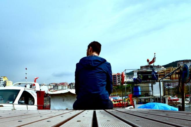 Yzde 11,7'sinde inan yok<br>    Aratrmada, ahiretin varlna ve yaplan her eyden hesaba ekileceine inanan genlerin oran yzde 72,2 olarak karmza karken, yzde 11,7&#8217;lik bir ksm ise ahiretin varlna inanmyor. &#8220;Namaz klyor musunuz?&#8221; sorusuna  genlerin yzde 39&#8217;u &#8216;haftada bir kere Cuma Namaz&#8217; cevabn verirken, yzde 26,7&#8217;si ise &#8216;Bayram Namaz veya baka ok zel gnlerde ylda birka kere&#8217; cevabn verdi. &#8216;Hayr, hi namaz klmyorum&#8217; cevabn verenlerin oran yzde 17,8 olurken, &#8216;5 Vakit namaz klyorum&#8217; diyenlerin oran ise yzde 14&#8217;de kald.