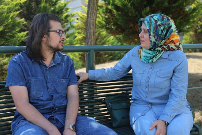 &#8220;Samsun&#8217;dan yanma gelen yeenim ile birlikte niversite snavna hazrlandm&#8221;  <br>Yllar boyunca eitime destek verdiini belirten Mukaddes imek, bata yeeni olmak zere genlere ve kadnlara rnek olmak iin snava hazrlandn dile getirerek, &#8220;Yllardr Kocaeli&#8217;de eitime ve engellilere destek olmak iin sosyal sorumluluk projelerine katlyorum. Genlerin eitim alabilmesi iin elimden geleni yaptm. Bu sene de rnek olma adna, okumann yann olmad ve hayallerimizin son kullanma tarihi olmad adna Samsun&#8217;dan yanma gelen yeenim ile birlikte niversite snavna hazrlandm. Yeenimin mcadeleyi brakmamas iin, baarl olmas iin birlikte snava hazrlandk. kimizde niversiteye yerletik. Pandemi sreci bizim iin byk bir frsata dnm oldu. O dnemde hala yeen ok gzel alma frsat bulduk&#8221; dedi.