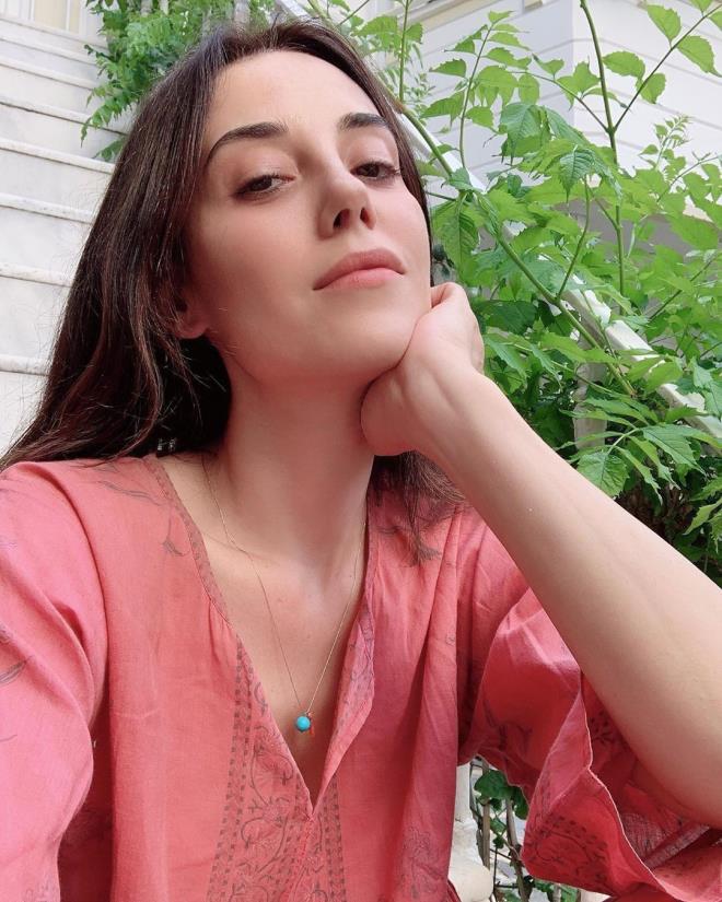 En yksek reytingli dizi : BBC Studios, daha nce Doctor Foster formatn Hindistan, Fransa ve Rusya&#8217;ya lisanslam, ayrca Gney Kore&#8217;ye de lisanslanan dizi (yerel ismiyle The World of the Married), Gney Kore&#8217;de yaynlanan en yksek reytingli kablolu televizyon dizisi olmutur.