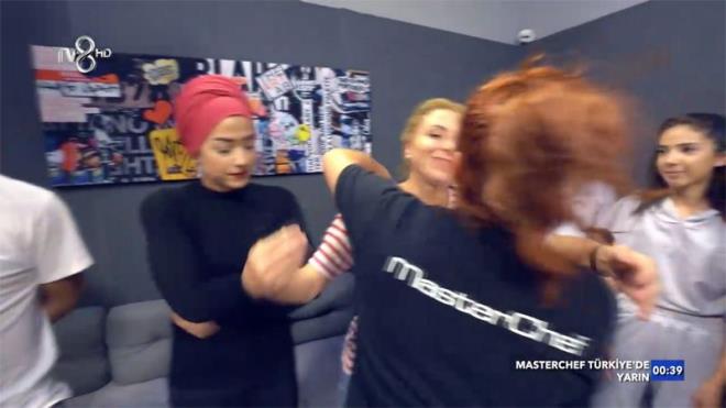 At antrenr olan Glah Suna, arkadalarnn yanna gittiinde sadece bir kiiye veda etmedi. O kii de Glah' eletmek iin aba harcayan Eray oldu... te Glah Suna'nn vedas: