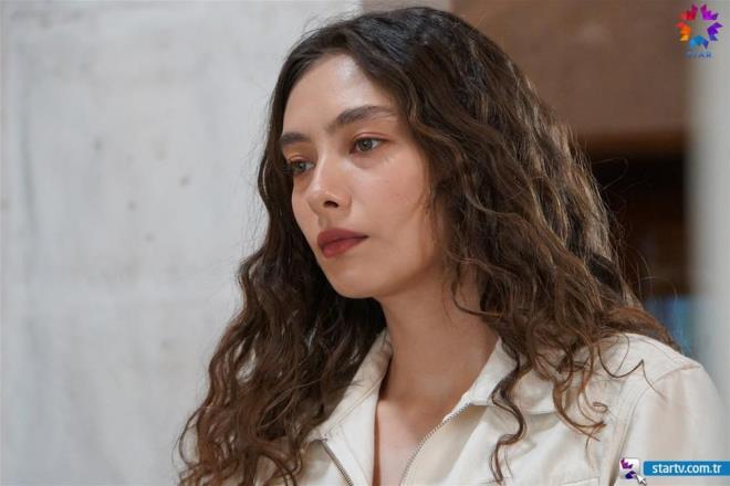 Sefirin Kz'nn da daha ilk blmden kadna iddet sahneleri ile balamas ve kadnn ikinci plana atalmas sosyal medyann konusu oldu. Diziye yzlerce tepki mesaj yad.