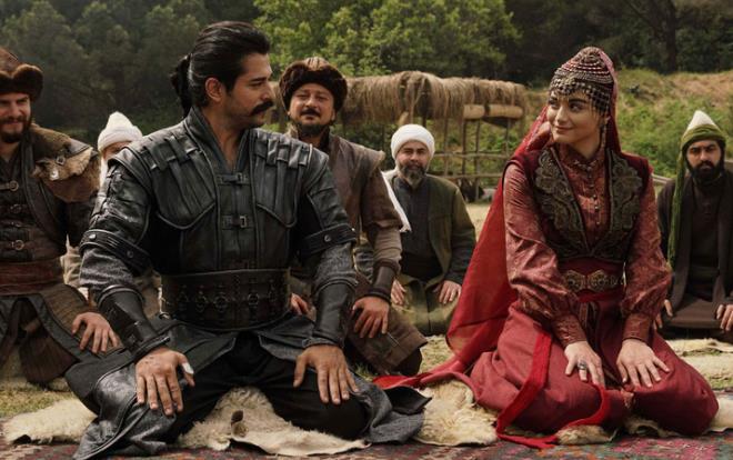 TRT 1 ekranlarnda yaymlanan Dirili Erturul dizisinin ardndan ATV'de Kurulu Osman olarak devam eden dizi, yeni sezon iin oyuncu transferlerine doymad. Birok nl ismin yeni sezonda yer ald dizi Kurulu Osman'a son biri isim daha katld.