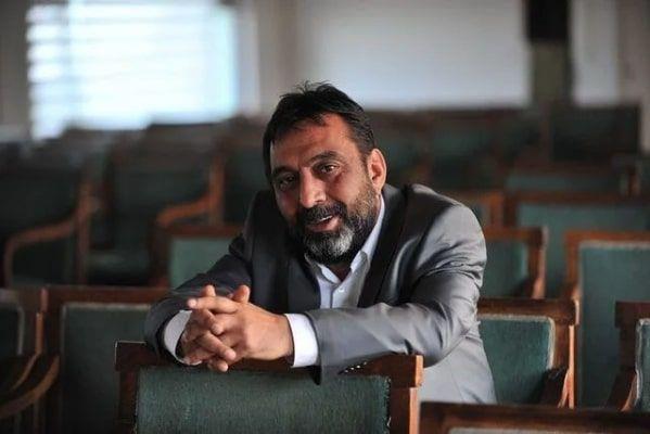 Yine Kurulu Osman'a katlan isimlerden biri son olarak Ahmet Yenilmez olmutu. Yenilmez, &#8216;Kurulu Osman&#8217;n ikinci sezonundan itibaren ok konuulacak srpriz bir karaktere hayat verecek.