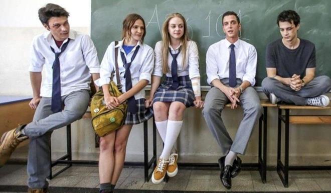 Test sonularnn aklanmasyla birlikte Ak 102 dizisinin yeni sezon ekimleri durduruldu.