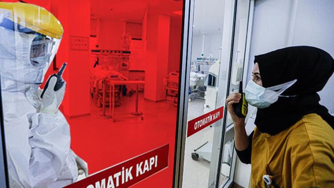 Yeni tip koronavirsten (Covid-19) iyileen binlerce insan, aylar sonra gnlk hayatna dnmesini zorlatran semptomlarla mcadele etmeye devam ediyor. Hastalarn, kronik yorgunluk ve bilisel problemlerin birok semptomunu bildirmesiyle oluan durum "uzun sreli Covid" olarak adlandrlyor.