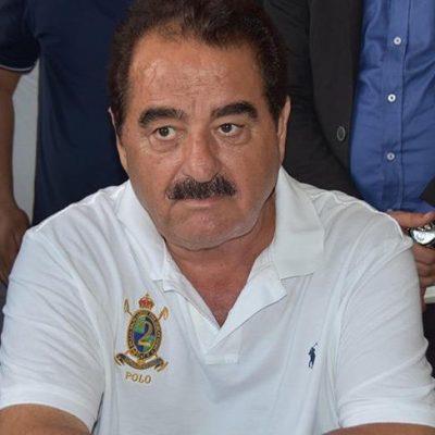 Oluyla aralarnda ne olmutu?: brahim Tatlses, kendisini tehdit ettii iddiasyla olu Ahmet Tatlses&#8217;ten ikayeti oldu. Bodrum le Emniyet Mdrl&#8217;nde nceki gn ifade veren nl sanat, kendisine ait 20 dairenin satndan dolay oluyla anlamazlk yaadklarn ve bu nedenle tehdit edildiini syledi.