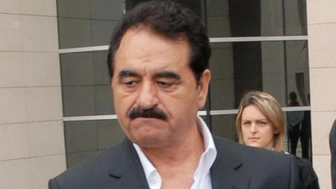 Getiimiz aylarda byk olu Ahmet ile sorunlar yaayan hatta kendisini tehdit ettii iddiasyla polise giden brahim Tatlses'ten dn akam dikkat eken bir paylam geldi. Fazla ocuk yapmann pimanlk olduunu syleyen Tatlses, ksa srede sosyal medyada konuulmaya baland.