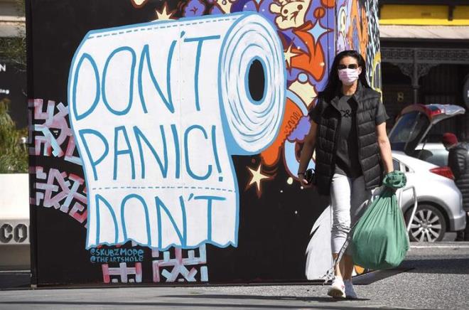 Henz bir ilac ya da as bulunmayan Covid-19 iin en byk silahmz sosyal mesafe ve hijyen kurallarna uymakla birlikte maske takarak az ve burnumuzu kapatmak, bylece virs bulama riskini azaltmak. Hatta dnyann birok lkesinde sadece kapal deil tm ak alanlarda da maske takma zorunluluu var. Bu kural lkemizde de sk ekilde uygulanyor.