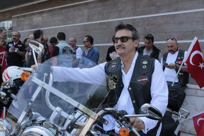 Motosikletlere dknl bilinen Krad Tzmen, motosikletiyle Anadolu&#8217;yu dolaarak, bir yol hikyesi ve gezi program yapacak.