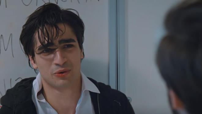 retmen dizisinin Ate'i Mert Ramazan Demir'in de hastala yakaland ortaya kt.      22 yandaki oyuncu market ileten ve st katnda oturan abisinin Coronavirus'e yakalanmasnn ardndan az kuruluu ve tat alma hissinin azalmas zerine test yaptrd.