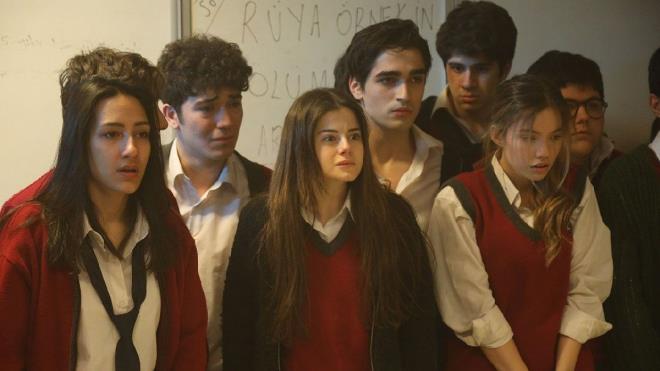 Yeni sezonda ekranlara ne zaman gelecei merak konusu olan diziyle ilgili scak bir gelime yaand.