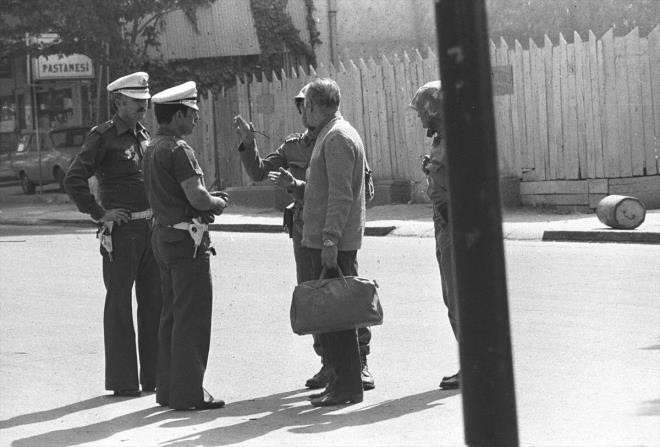 Eren'in idam karar, Yargtay tarafndan iki kez iptal edilmesine ramen, Milli Gvenlik Konseyince onaylanan kararla ve ya bytlerek 13 Aralk 1980'de Ankara Ulucanlar Cezaevi'nde infaz edildi.      Kanl uygulamalarn yan sra demokrasinin askya alnd srete 650 bin kii gzaltna alnd, alan 210 bin davada 230 bin kii yargland, 7 binden fazla kii iin de idam cezas istendi. 517 kiinin "lm cezasna" arptrld srete, 50 kii idam edildi.