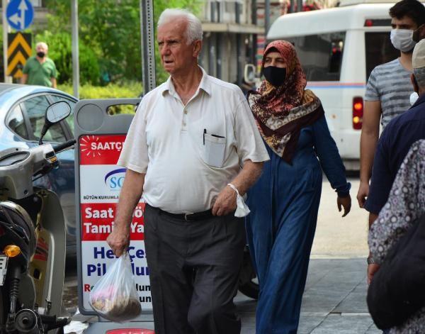 "lm raporlarnda Covid-19 yazmad iin..."  <br>  Son aylarda len insan saysnn arttn syleyen Karalar, &#8220;Yal nfus saymz giderek artmaktadr. Bu paralelde lm oran da artmaktadr. Hastanelerden gelen lm raporlarnda Covid-19 yazmad iin Mezarlklar Daire Bakanl doal olarak Covid-19&#8217;dan ld yazamyor. Raporlarda vefat nedeni &#8216;bulac hastalk&#8217; yazd iin cenazeleri Covid-19&#8217;dan lm gibi gmyoruz. Byle olunca da Covid-19&#8217;dan lenlerin saysnn az gsterildiini dnyoruz&#8221; diye konutu.