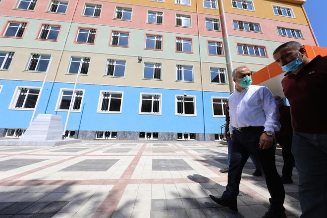 Bursa&#8217;y deerleriyle gelecee tayan Bykehir Belediyesi, bir yandan da eitime katk salayan hizmetlerini srdryor. Bykehir Belediyesi&#8217;nin nclnde hayrseverlerin destekleriyle yapm sren Yavuzselim Ortaokulu, yakn zamanda renci sesleriyle hayat bulmaya hazrlanyor.