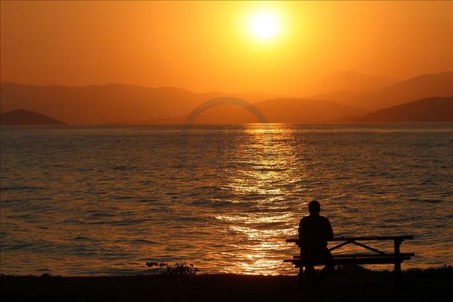 Aydn'n Kuadas ilesindeki Dilek Yarmadas Byk Menderes Deltas Milli Park'nda gn batm gzel grnt oluturdu.
