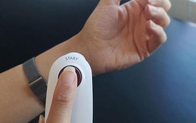 Sahte gvenlik algs yaratyor<br>    te yandan; aratrmaclar, kapda ate lmnn yapld yerlerde sanki o mekann tamamen gvenli bir yermi gibi sahta bir gvenlik algs yaratn belirtti. Giriinde atein lld restoranlarda yemek yiyen insanlarn birounda Kovid-19&#8217;a saptand belirtildi.