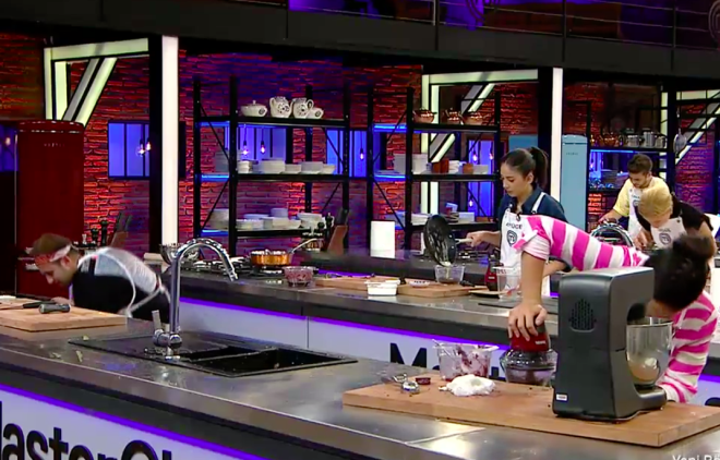 Her hafta stdyo haricinde darda bir seyirci grubuyla bir araya gelen yarmaclar ve ekip stanbul Valilii kararyla ekimleri artk yalnzca i stdyoda yapmak zorunda kald.