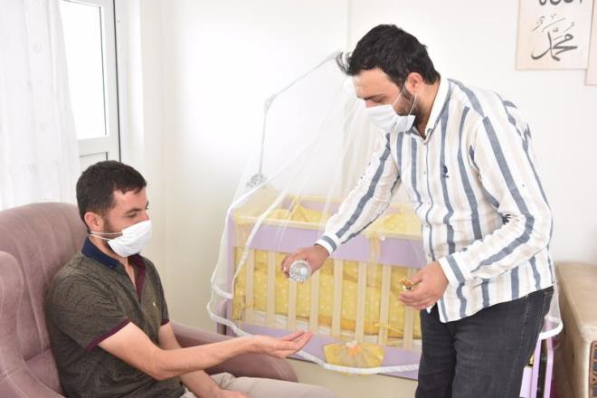 Hastalk ncesinde "Bana bir ey olmaz" mant ile hareket edip, kurallara riayet etmediini hatrlatan Abdullah Serek, "bu salgn balad srada ben de bazlar gibi 'Bana bir ey olmaz' dedim ama virse yakalandktan sonra ok zor sreler geirdim." dedi.