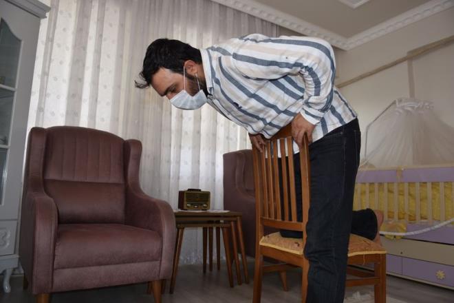 "ok aresiz bir durum"<br>  Serek "Sevdiin, seni sevenlerin bile sana faydas olmadn grdm. Gece yarlarna kadar yalnz kaldm, ok zaman nefes alamadm srada intihar bile dnr hale geldim. ok ama ok aresiz bir durum, yakalanmadan nce normal hayatma uyarlara aldrmadan devam ediyordum. Korona virse yakalandktan sonra hayatm alt st oldu, Allah dmanma bile gstermesin" eklinde konutu.