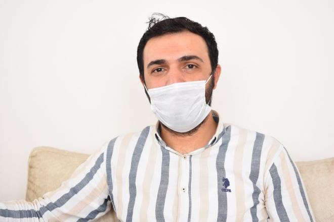 "Dnyalar da verseler bir nefese deimem"<br>  Konumasnn devamnda Serek "Kendinizi, sevdiklerinizi ve sizi sevenleri zmeyin. Salk alanlarn zor durumda brakmayn. Bana bu dnya da en gzel ey nedir deseler, 'nefes' derim. Dnyalar da verseler bir nefese deimem. Ben Rabbimizin bize verdii nefesin kymetini bu illetin penesine dnce anladm. nallah bu illetten el birliiyle tedbirlere uyarak kurtuluruz" eklinde konutu.