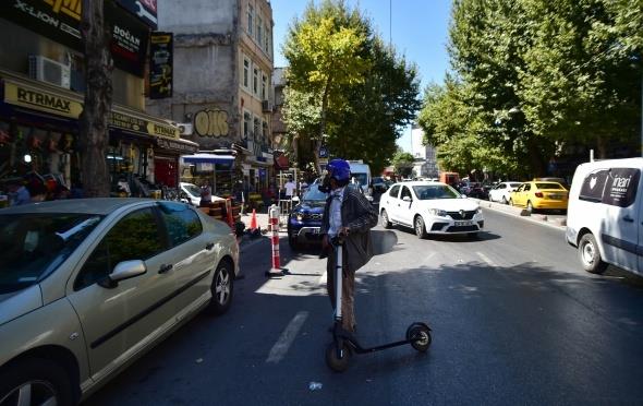 Yeni tip koronavirs (Covid-19) tm dnyay etkisi altna almasyla birlikte maske de gnlk hayatn yeni alkanl haline geldi.