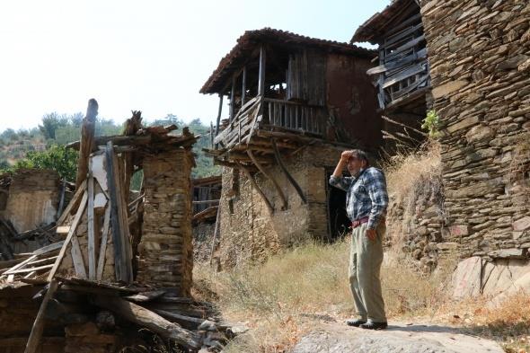 Kymz 5 kiilik ama korona virs tedbirlerinde rneiz. Gelen misafirlerle birlikte sosyal mesafeyi koruyoruz, maske takmaya zen gsteriyoruz. Maskesiz gelenleri ieriye almyoruz&#8221; szlerine yer verdi.