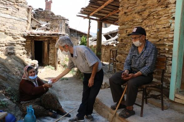 zmir'in demi ilesine bal Lbbey ky, yaklak 30 yl nce elektrik ve geni tarm arazisi olmamas nedeniyle terk edilmeye baland. Kynden ayrlmayanlar ise zaman ierisinde hayatn kaybetti.