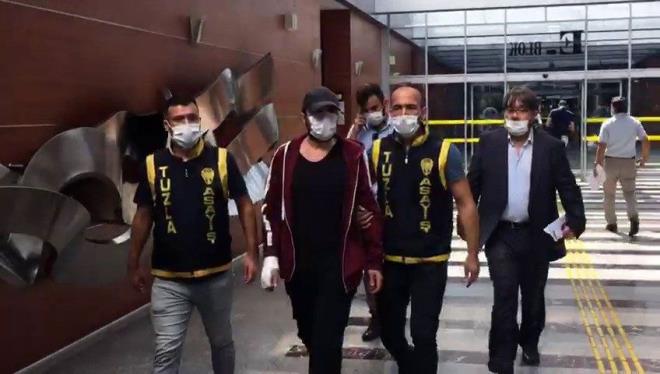 Savcya ifade vermeye 2 polisin eliinde gelen Halil Sezai'nin sa elinin sargl olduu dikkat ekmiti. fadesi 2 saat sren Halil Sezai'nin ezan savunmas pek de inandrc olmad. Dvd yal adam leceini dnerek kelime-i ehadet getirince 'Ezan m okuyorsun lan a... k...' diyerek daha ok vurmutu. Halil Sezai ifadesinde unlar syledi: