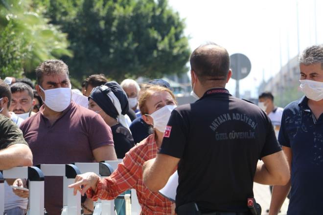 Adliye grevlileri, sk sk kod konusunda uyarlarda bulundu.