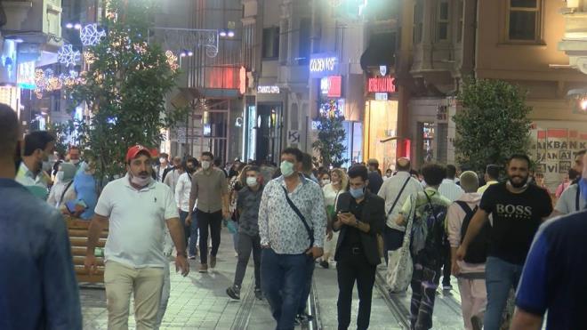 Akam saatlerinde ok sayda vatandan cadde zerinde yry yapt grld.