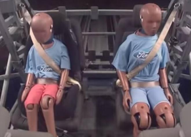 Dardan bakldnda sradan bir emniyet kemerinden fark yok; ancak mahareti iinde gizli!