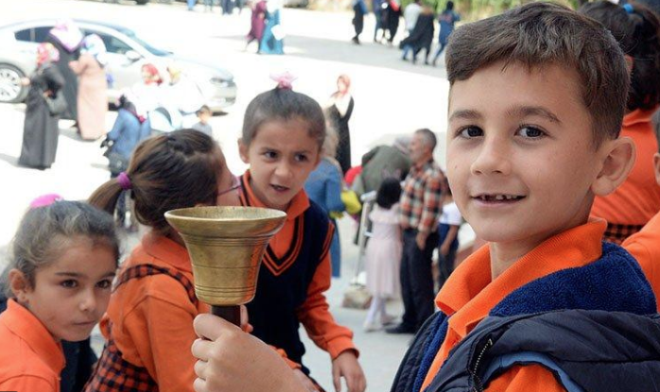 Yarm gn okul<br>    ocuklar 30&#8217;ar dakikalk 5 etkinlik saati olarak ders yapacak. renciler yarm gn okulda kalacak.