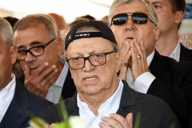 Salk Bakan Fahrettin Koca arad<br>    Dnk iddialarn nda Salk Bakan Fahrettin Koca&#8217;nn da kendilerini aradn belirterek salk durumuyla ilgili bilgi aldn da syledi.