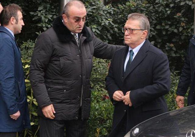 Galatasaray Spor Kulb kinci Bakan Abdurrahim Albayrak, Mesut Ylmaz&#8217; tedavi grd hastanede ziyaret etti. Ziyareti sonras yapt aklamada dn akam sosyal medyada Mesut Ylmaz&#8217;n hayatn kaybettii ynndeki paylamlardan tr duyduu znty belirten Albayrak, &#8220;nsanlar, sosyal medya hesaplarndan bir eyler yazarken dikkat etmeleri lazm. Yazktr, gnahtr&#8221; dedi.