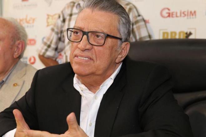 " Dn akam baz insanlarn yapt paylamlar, kendi sosyal medya hesabmda yaptm aklama ile yalanladm. nsanlarn sosyal medya hesaplarndan bir eyler yazarken dikkat etmeleri lazm, herkesin oluu ocuu var. Biz bu gece hi uyumadan sabahladk. Yazktr, gnahtr. Aileyi ve sevenlerini biraz dnmek lazm. Her eyden nce de insanlk adna hastalara ve ailelere sayg duymak lazmdr diye dnyorum&#8221; diyerek hastaneden ayrld.