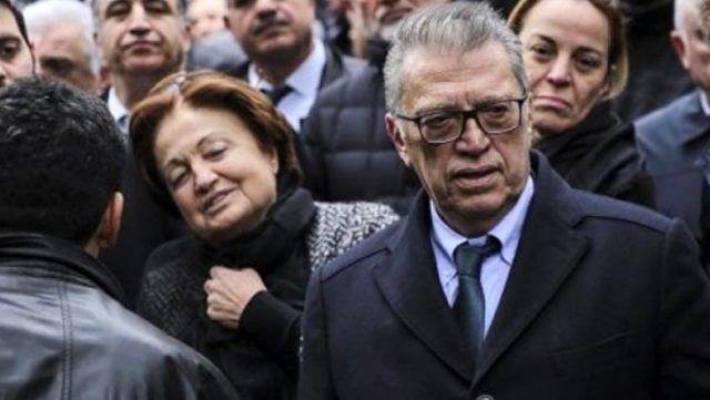 CNN TRK muhabiri Ceylan Sever, Mesut Ylmaz'n ei Berna Ylmaz ile grt ve Ylmaz'n salk durumuyla ilgili son bilgileri aktard. te Ceylan Sevir'in verdii o bilgiler...