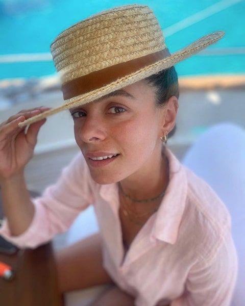 zge zpirinci'nin yeni imajna dair yorum yapan isimler arasnda Dolunay Soysert, zge zder, Seray Kaya, Rojda Demiral, Meri Aral, Gaye Su Akyol yer ald. Herkes beenilerini sundu.