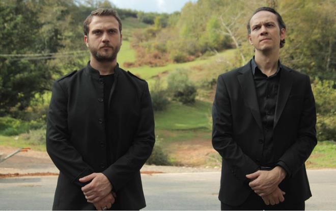 Show TV'nin Ay Yapm imzal dizisi ukur yeni sezona bomba gibi balad. Getiimiz Pazartesi akam ise televizyon ekranlarna kilitlenen seyirci bir srpriz ile kalat.