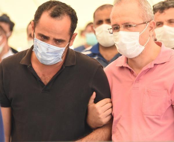 Kumsal Bayram'n cenazesi bugn Konya kent merkezindeki Hac Veyis Camii'ne getirildi. Anne Deniz ve baba Mustafa Bayram, kzlarnn tabutuna sarlp alad.