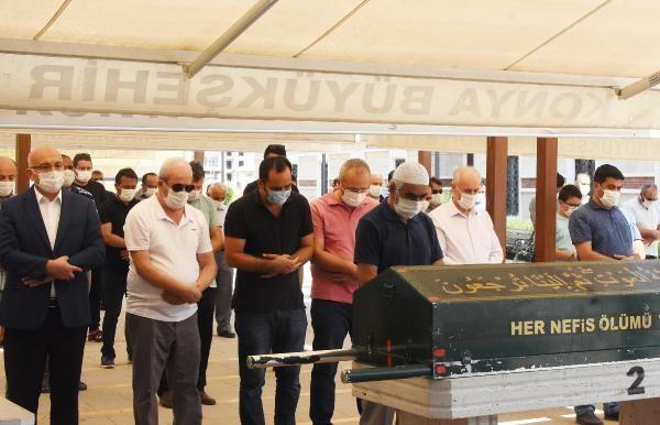 Minik Kumsal, doktorlarn tm mdahalesine ramen yaamn yitirdi. smi aklanmayan bakc kadnn da ifadesi alnmak zere polis merkezine gtrld renildi.