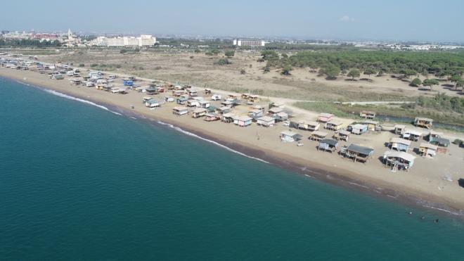 En byk sorunlarnn su olduunu ve onu da tama suyla giderdiklerini ifade eden Koca, "Burada doayla i ie yayoruz. Herkes sabah kalkar kahvaltsn yapar, len denizine girer. Bizde imdi kydan olumla balk tutacaz" diye konutu