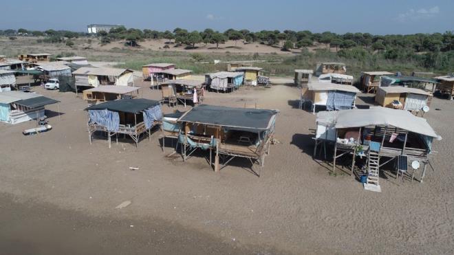 Corona virs nedeniyle tatil ge balasa da obalar sezonda tam olarak doldu. Denize sfr, ormanla i ie lks otellerin yan banda cretsiz tatil, corona virs vakalarnn artmas ve hava scaklnn yksek seyretmesi nedeniyle ekim aynn sonuna kadar devam edecei belirtildi.