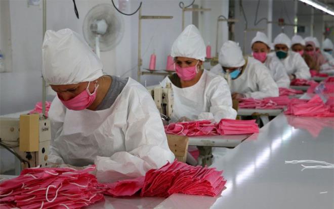 Covid-19 da dahil dier virs ve bakterileri etkisiz hale getiren, su itici ve yzde 90 hava filtrasyonu salayarak insanlar koruyan zel bir teknoloji ile retilen kumatan yaplan maskeler 20 ykamaya kadar tekrar kullanlma zelliine sahip. 20 ykama sonras bile Covid-19 dahil dier virsleri ve bakterileri yzde 96,6 etkisiz hale getirdii analiz edilen kumatan earp, fular, battaniye ve seccade de yaplacak.