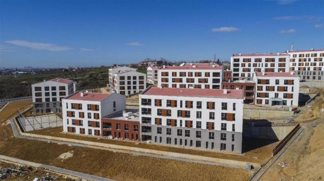 orum - 1 adet iyeri. Sat bedeli 130 bin TL. Amasya Hamamz 1 adet iyeri - Sat bedeli 100 bin TL. Trabzon Beikdz 2 adet iyeri. Sat bedeli 202 bin TL'den balyor. Rize Merkez 2 adet iyeri. Sat bedelleri 1 milyon 325 bin TL'den balyor.