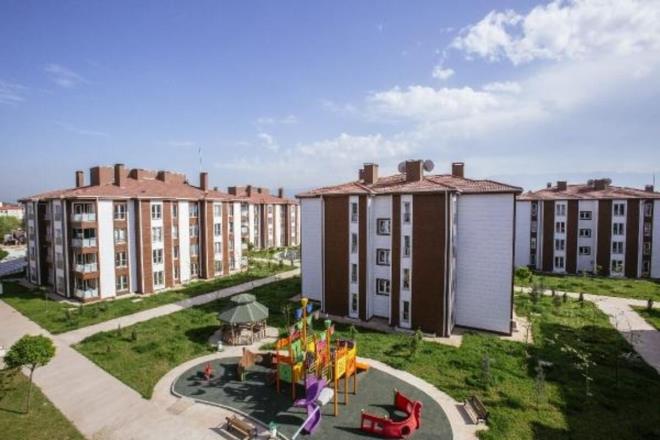 Manisa - Yunusemre 9 adet konut. Sat bedelleri 88 bin TL'den balyor. Denizli - Tavas, Kurudere, vril ve Baklan 29 adet konut ve iyeri. Sat bedelleri 123 bin TL'den balyor. Mula - Kavakldere 1 adet konut. Sat bedeli 113 bin TL.