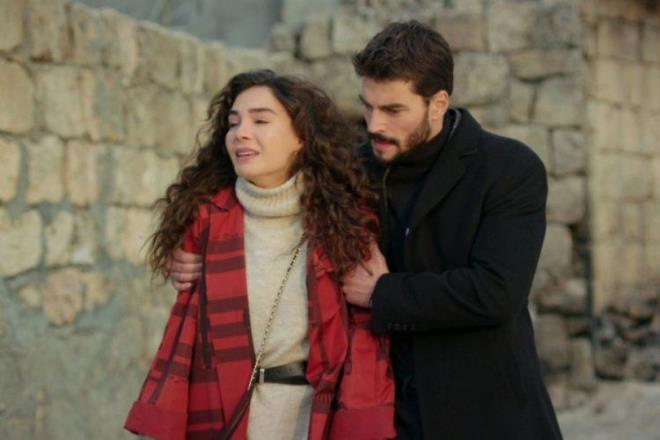 - Yazn ikisinide bakasyla grnce inandric gelmiyor kimseye    <br>-Gun deiiklii yapsalar ok iyi olur bay yanli la denk geliyolar ve bu ok kotu<br>    - Bandan beri sama bir diziydi zaten reytinglerde d yaamas ok normal