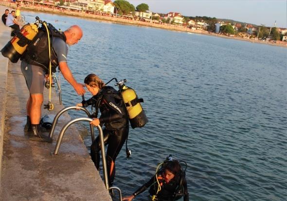 Trkmen, vatandalarn dal yaptklar zaman suyun altnda sadece deniz canllarn grmeyeceklerini, ayn zamanda tarihe de tanklk edebileceklerini vurgulad. Trkmen, kyya doru olan blgelerde tarihten kalan gemilerin omurgalar olduunu ve ok fazla amfora krklarnn bulunduunu kaydetti.