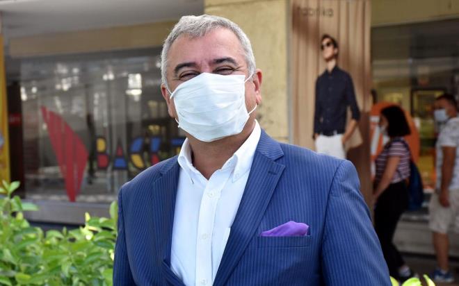 Uzman doktor szlerini yle tamamlad: rnein; safra kesesinde ta olan bir kiiye bulgur dokunuyor. Bu kiiler et yediini zannediyor ama alerjisi olan soyay tketiyor. 3 liralk bir pidenin ok ucuz olduunu biliyorsunuz ve zannediyorsunuz ki et yiyeceksiniz. Ancak et yerine hileli gda tketiyorsunuz"