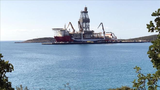 Kanuni sondaj gemisinin, Haydarpaa Liman'nda yapaca boaz geii iin son hazrlklar Mersin'deki Taucu Liman'nda gerekletiriliyor