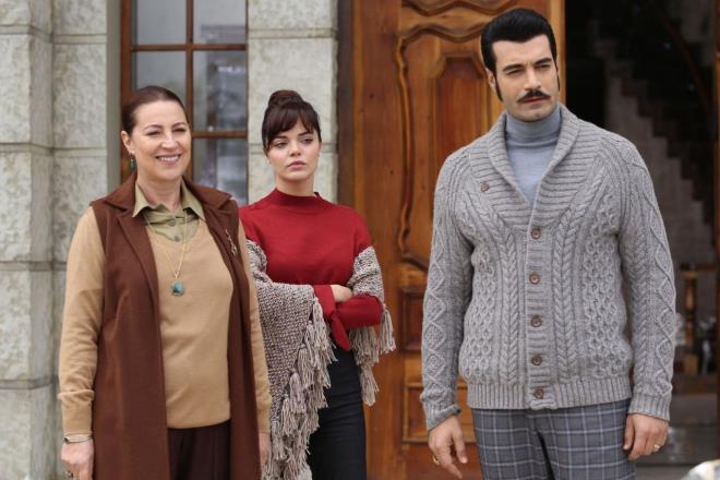 Uur Gne, Hilal Altnbilek, Murat nalm ile birlikte barollerde yer alan usta oyuncu Vahide Perin, Hnkar karakteri ile her hafta ekranda byleyici bir performans sergiliyor.